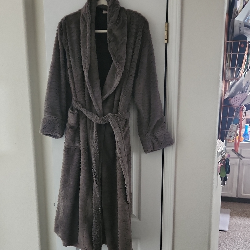 Soma‎ Gray Teddy Plush Cozy Robe, Size Medium/large